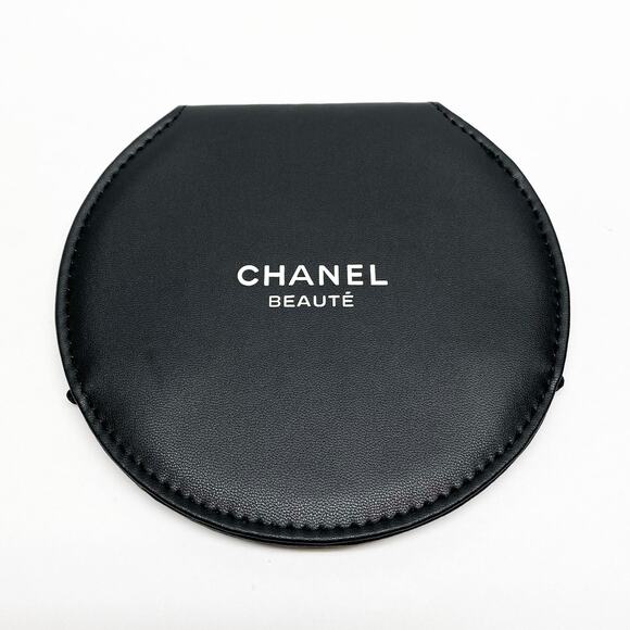 Chanel Beauté Round Folding Travel Pocket Mirror, Black Vinyl Cover - Unused - Picture 1 of 3